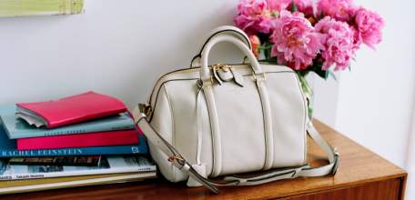 Молодую ельчанку обокрал сожитель