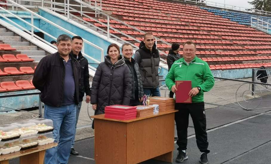 Футбольный клуб «Елец» в торжественной обстановке отметил День тренера