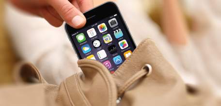 Сотрудники елецкой полиции раскрыли кражу телефона из сумки в кафе