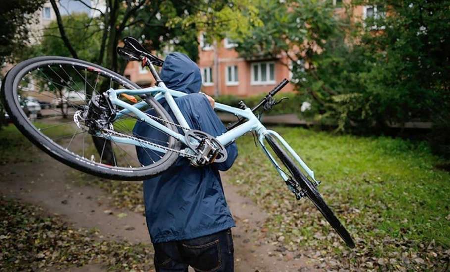 В Ельце продолжаются кражи велосипедов