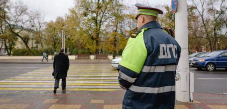 Елецкие автоинспекторы выявляли нарушителей на пешеходных переходах