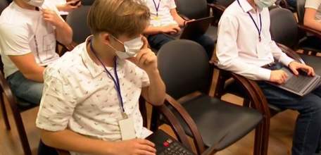 Защита проектов в «Яндекс.Лицее»: елецкие школьники представили экспертам созданные ими приложения