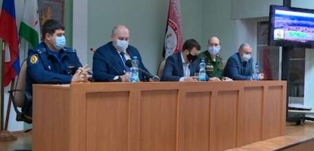 Как не допустить рост заболеваемости коронавирусом среди пенсионеров и как выполнить план по призыву: темы повестки дня оперштаба