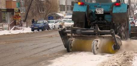 Первый снег — первая уборка: в Ельце ликвидируют последствия снегопада