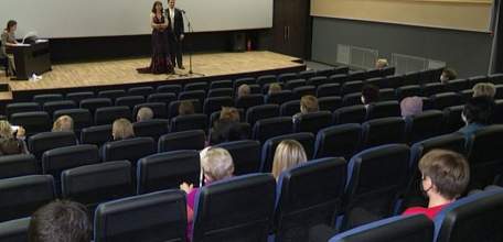 «Спасибо врачам»: солисты Москонцерта выступили для елецких медиков