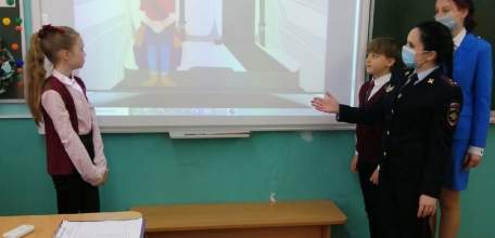 В Лицее № 5 г. Ельца состоялся урок по безопасности дорожного движения