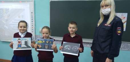 В школе с. Казаки Елецкого района прошли уроки для школьников по правилам дорожного движения "Безопасные дороги"