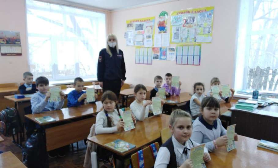 В пос. Ключ Жизни Елецкого района прошли уроки для учащихся по правилам дорожного движения