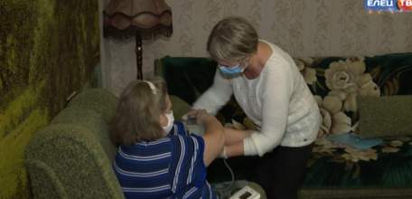 Необходимая поддержка: соцработники приходят на помощь пожилым людям в самоизоляции