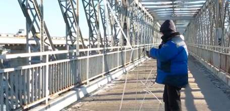 Каракумский мост преображается к праздникам