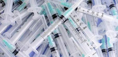 Медико-производственная компания «Елец» будет выпускать больше шприцев и инъекционных игл
