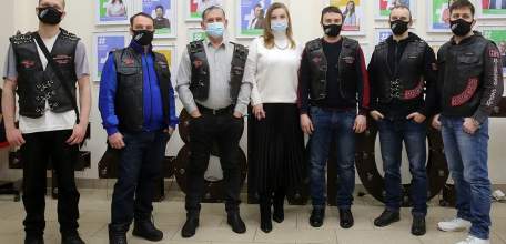 Игорь Артамонов наградил липецких добровольцев