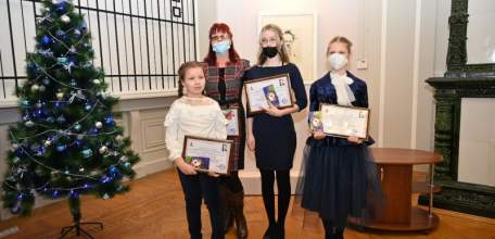 Юным художникам и их преподавателям вручили стипендии имени Н. Жукова