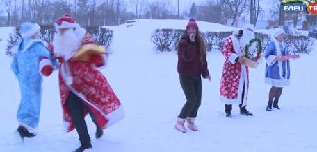 Подарков много не бывает: автопробег Дедов Морозов прошёл в Ельце