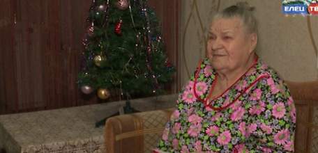 Предновогодние визиты: депутаты «Единой России» продолжают развозить подарки ветеранам и врачам