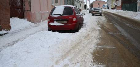 В Ельце коммунальные службы усиленно работают над ликвидацией последствий вчерашнего снегопада