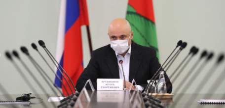 Игорь Артамонов поручил подготовиться к массовой вакцинации от коронавируса