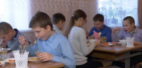 Родительская общественность проверила организацию горячего питания в школах города