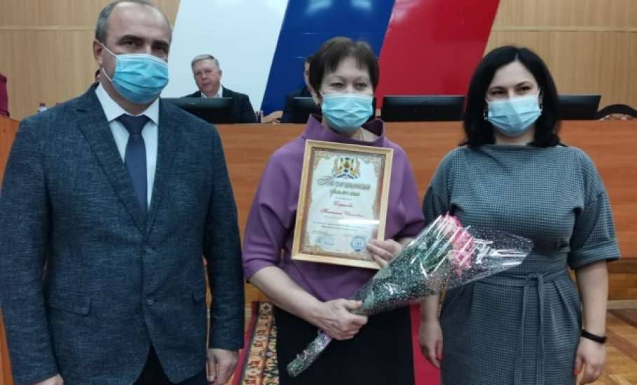 В администрации Елецкого района состоялась церемония награждения работников сферы образования