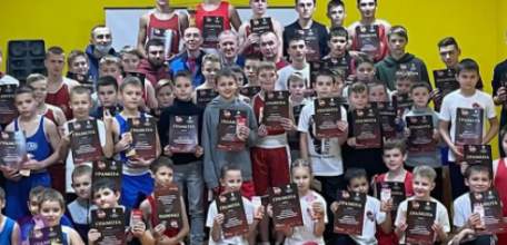 В очередном выпуске &laquo;В спорте рождается истина&raquo; ЕЛЕЦ ТВ - клуб бокса &laquo;Кристалл Елец&raquo;