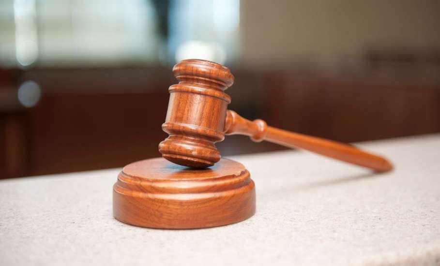 Суд вынес приговор ельчанину за кражу облучателя из поликлиники