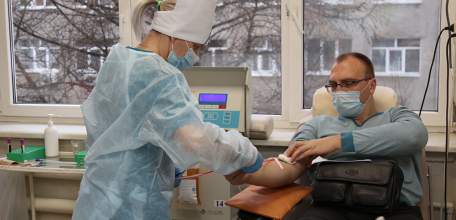 Липчане сдают кровь для производства антиковидной плазмы