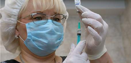 Жители Липецкой области записываются на прививку от COVID-19 через портал госуслуг