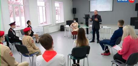 Слушать, чтобы быть услышанным: уполномоченный по правам ребёнка Юрий Таран встретился с елецкими подростками