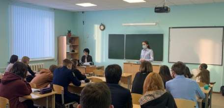 Сотрудники полиции проводят профилактические беседы в школах Ельца