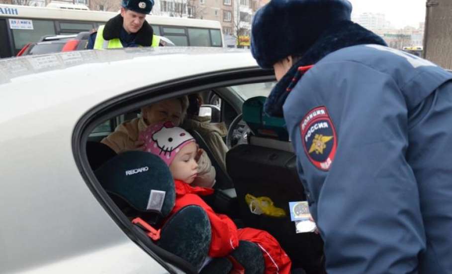 ГИБДД Ельца проверили правила перевозки детей