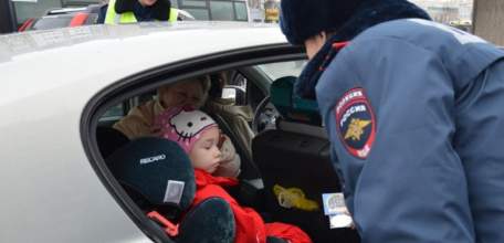 ГИБДД Ельца проверили правила перевозки детей