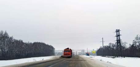 Региональные автодороги приводят в порядок около 160 единиц спецтехники