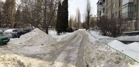 Снег с улиц и тротуаров Ельца не вывезен