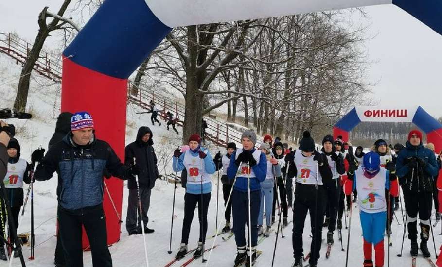 Массовая лыжная гонка "Лыжня России" прошла впервые на новой лыжной трассе в Елецком районе