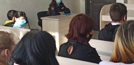 Елецкие школьники познакомились с работой городского суда