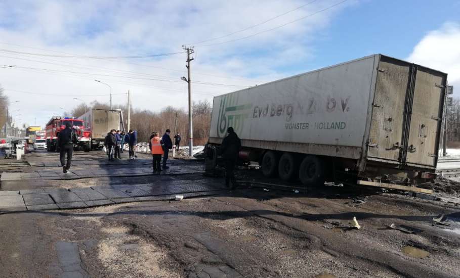 Липецкой транспортной прокуратурой организована проверка в связи с происшествием на железнодорожном переезде в Елецком районе Липецкой области