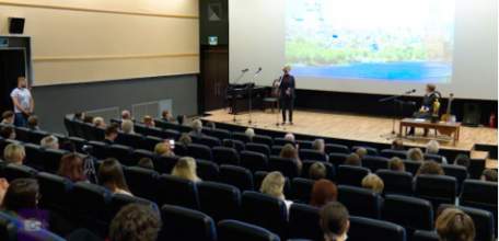 «Я с вами»: в Ельце вспоминали кинорежиссёра, миротворца и председателя Елецкого землячества Рениту Григорьеву