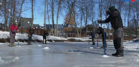 Помогли рыбке из пруда: рыбаки и спасатели провели совместную акцию в Петровском парке