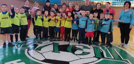 Первые поздравления для мам и бабушек от младших воспитанников ФК "Елец"