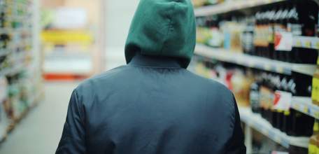 Ельчанин совершил серию краж из продовольственных магазинов