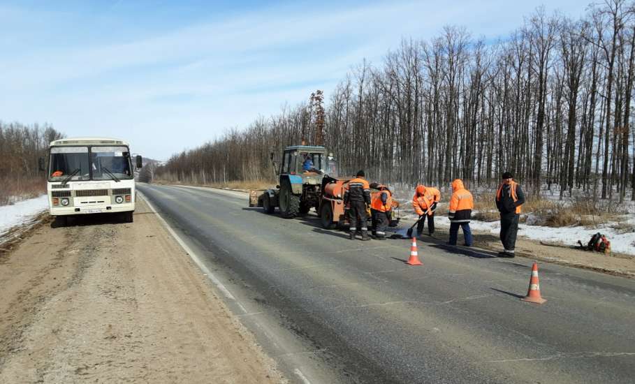 Аварийный ремонт дорог продолжается в Липецкой области