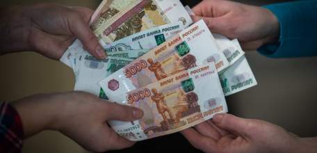 Прокуратура Елецкого района возбудила дела в отношении работодателей, выплачивающих зарплату ниже регионального МРОТ