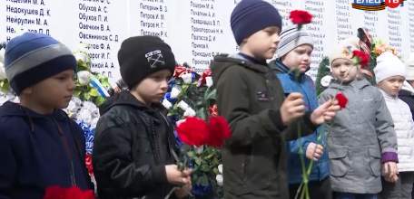 Память поколений: воспитанники детского сада №21 в преддверии 9 мая посетили мемориал на Cтаром кладбище