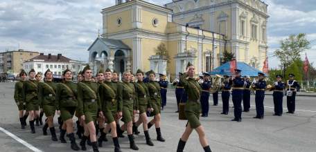 В Ельце прошла генеральная репетиция парада в честь 76-й годовщины Победы