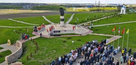 На территории военно-мемориального комплекса «Знамя Победы» состоялся торжественный митинг