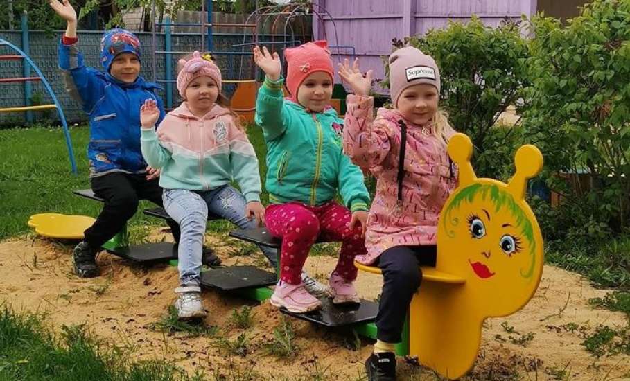 Детские сады в Елецком районе оборудованы новыми игровыми комплексами