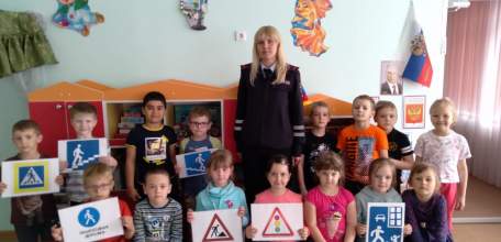 В Елецком районе сотрудники ГИБДД проводят беседы о необходимости соблюдения ПДД в детских садах