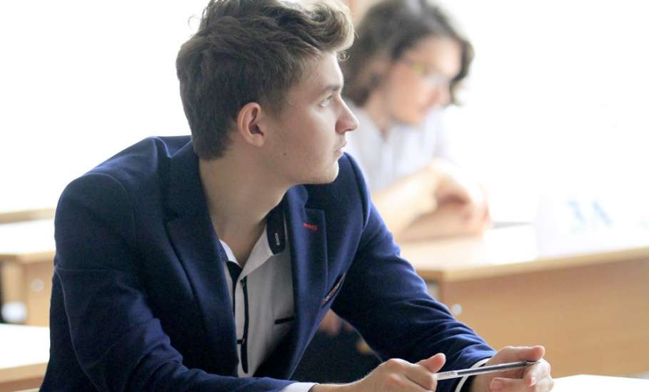 Липецкие одиннадцатиклассники написали государственный выпускной экзамен по русскому языку