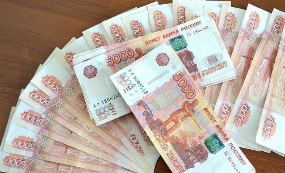 В Ельце мужчина потратил более 370 000 рублей принадлежавших его другу, играя на онлайн-бирже