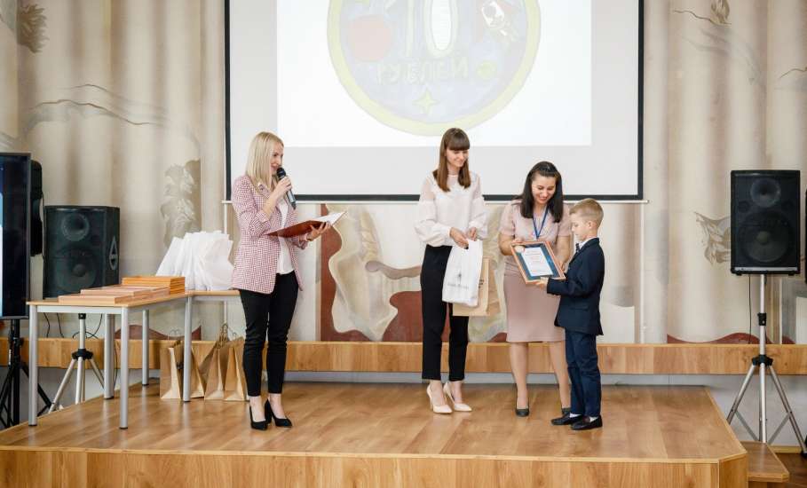 Ельчанка стала победителем регионального творческого конкурса «Просто космос!»